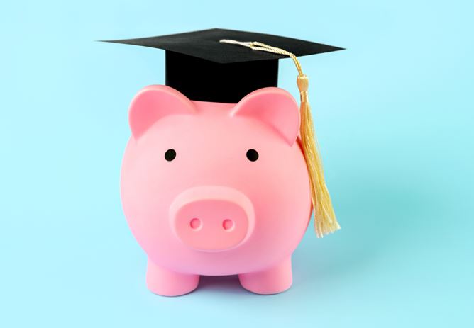 How to Navigate University Financially, Successfully